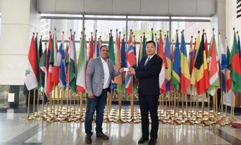 من طنطا إلى قلب الصين: العالم المصري الذي منحته الصين إقامتها الدائمة مدى الحياة تكريمًا لتفوقه العلمي